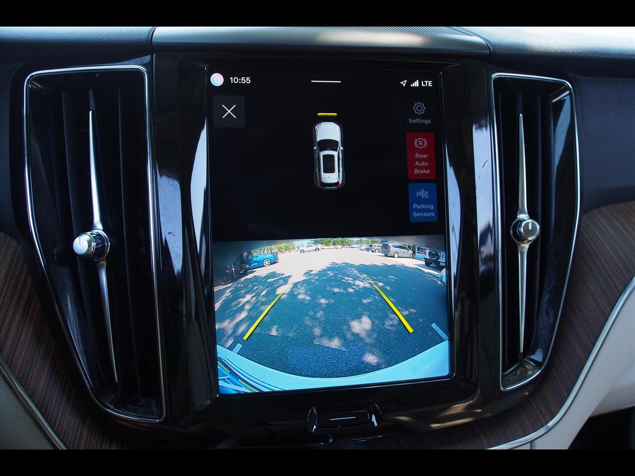 2022 Volvo XC60 B5 Momentum