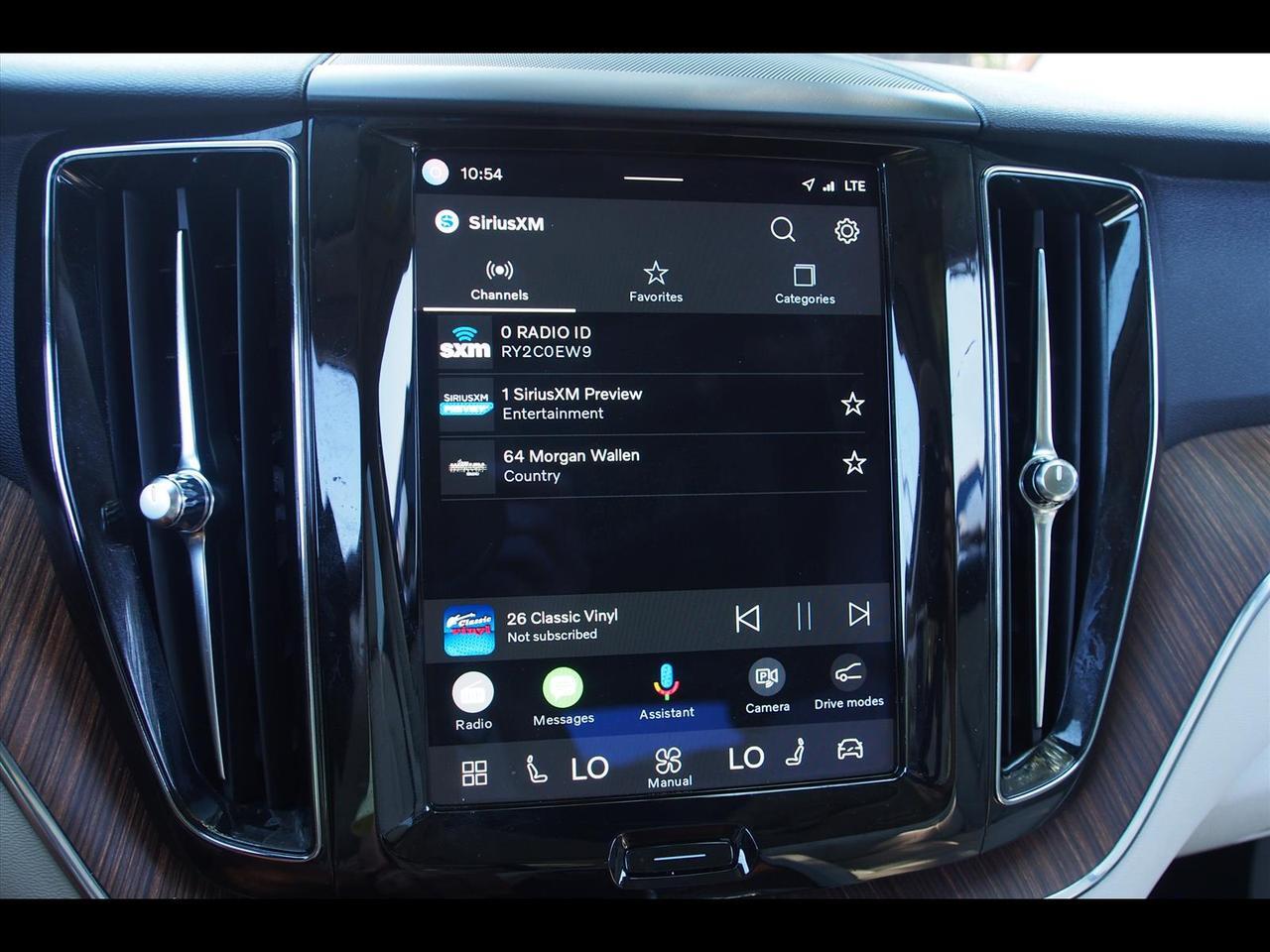 2022 Volvo XC60 B5 Momentum