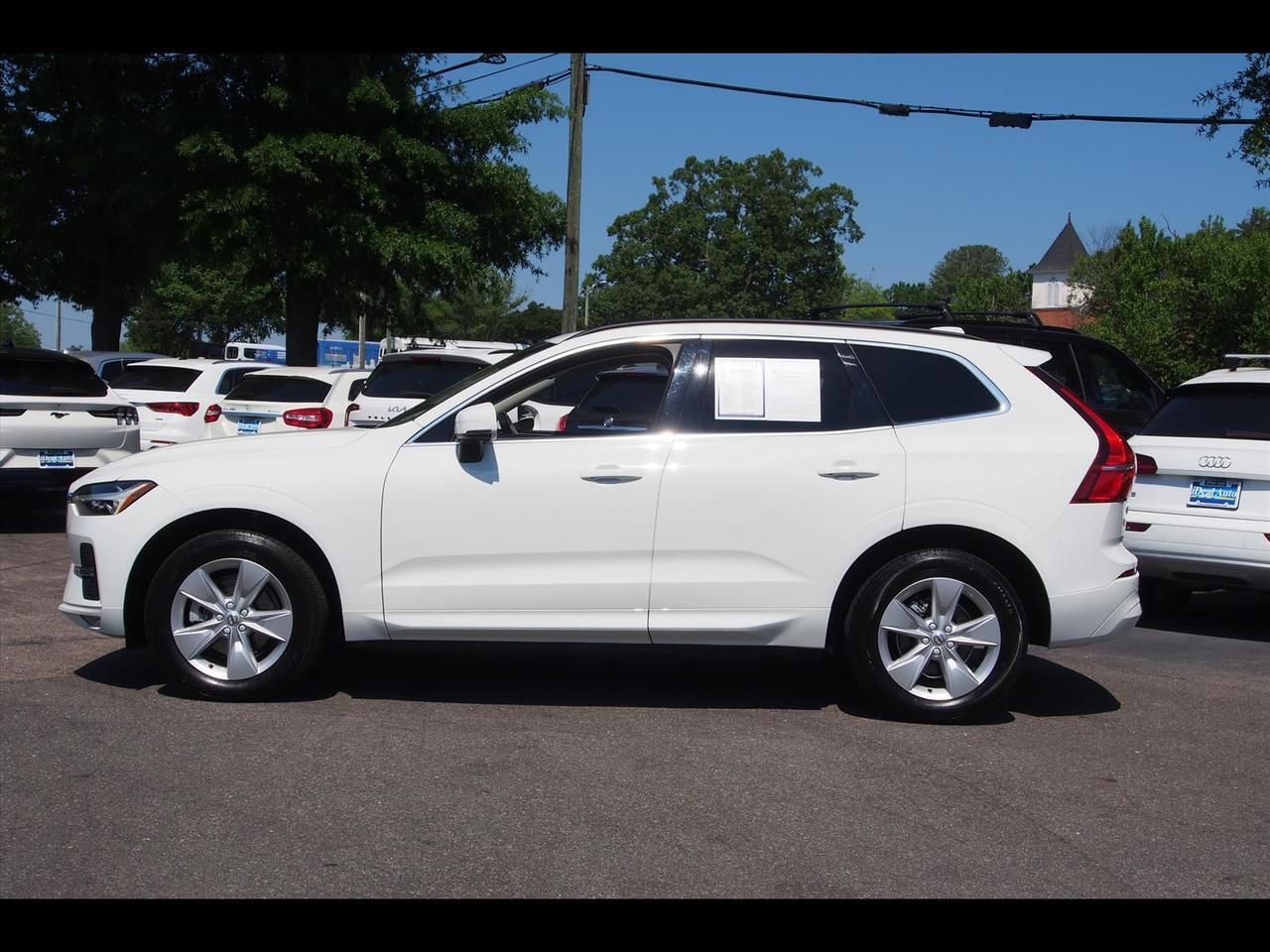 2022 Volvo XC60 B5 Momentum