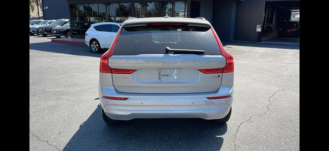 2022 Volvo XC60 B5 Momentum Corona CA