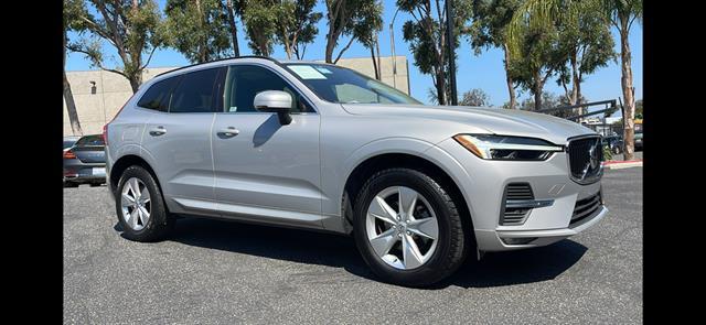 2022 Volvo XC60 B5 Momentum