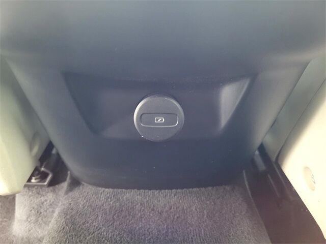 2022 Volvo XC60 B5 Momentum Roseville CA