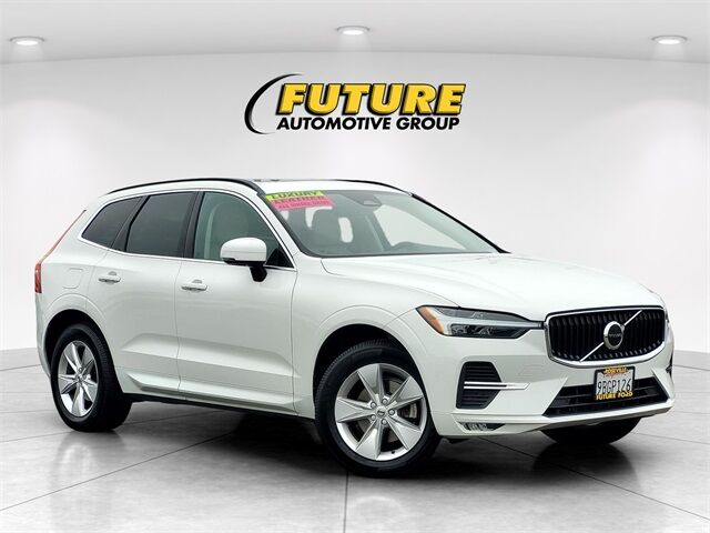 2022 Volvo XC60 B5 Momentum