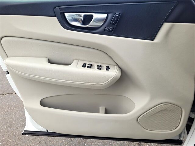 2022 Volvo XC60 B5 Momentum Roseville CA