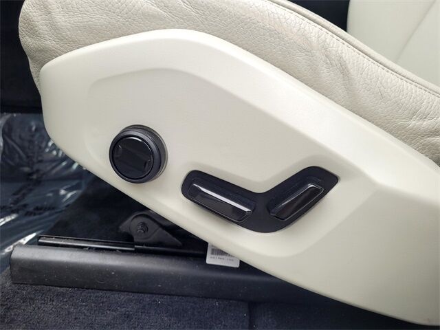 2022 Volvo XC60 B5 Momentum Roseville CA