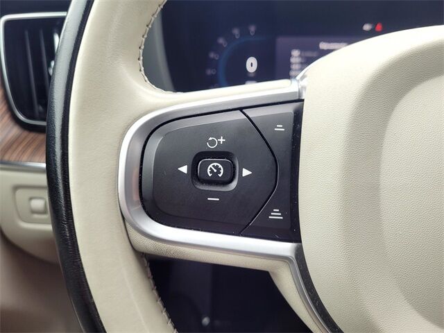 2022 Volvo XC60 B5 Momentum Roseville CA