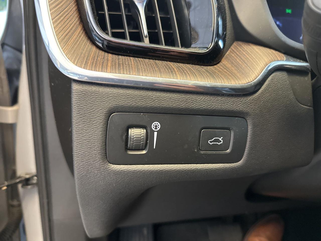 2022 Volvo XC60 B5 Momentum Richmond VA