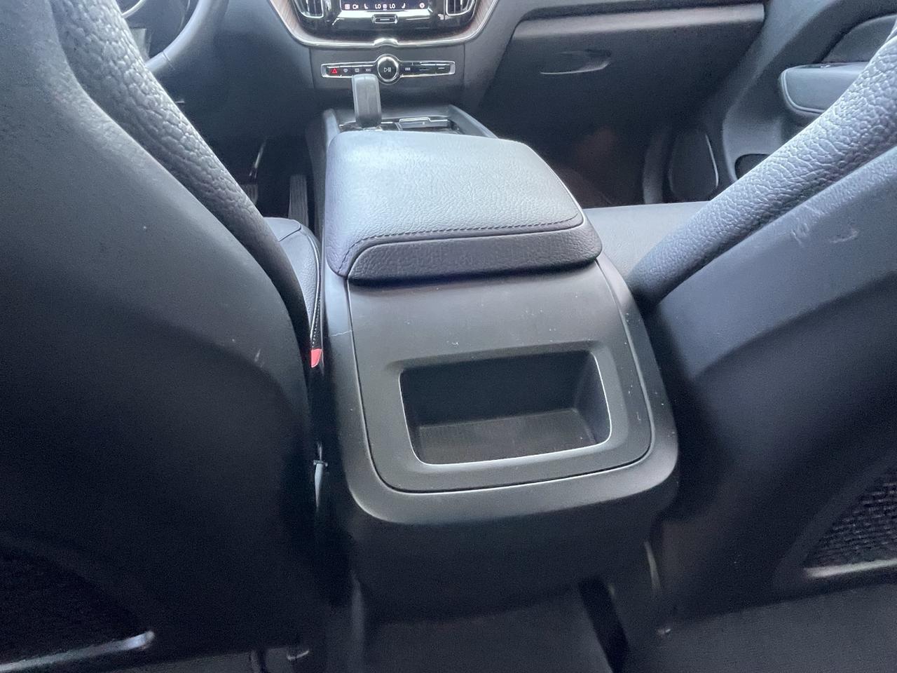 2022 Volvo XC60 B5 Momentum Alexandria VA