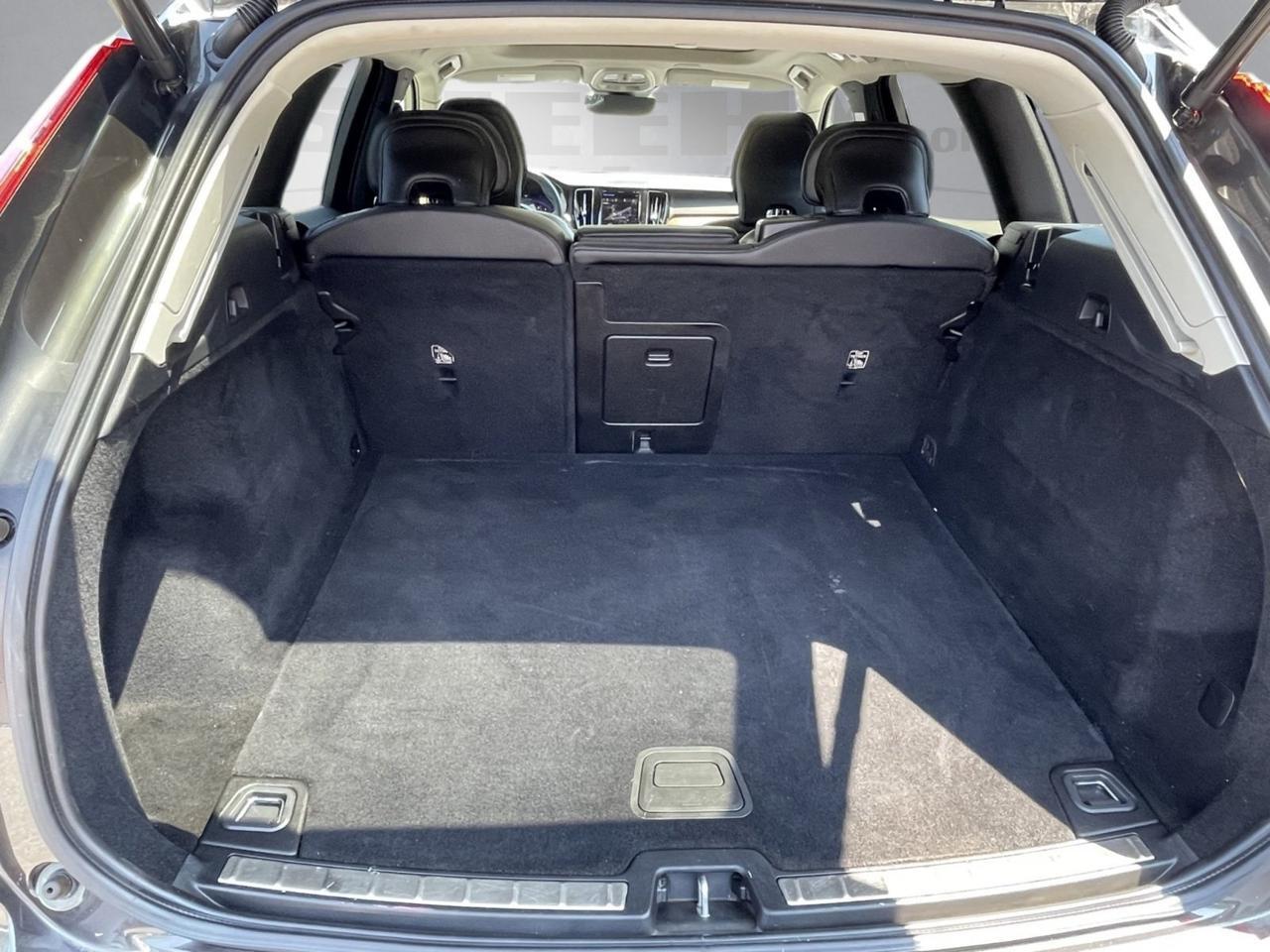 2022 Volvo XC60 B5 Momentum Alexandria VA