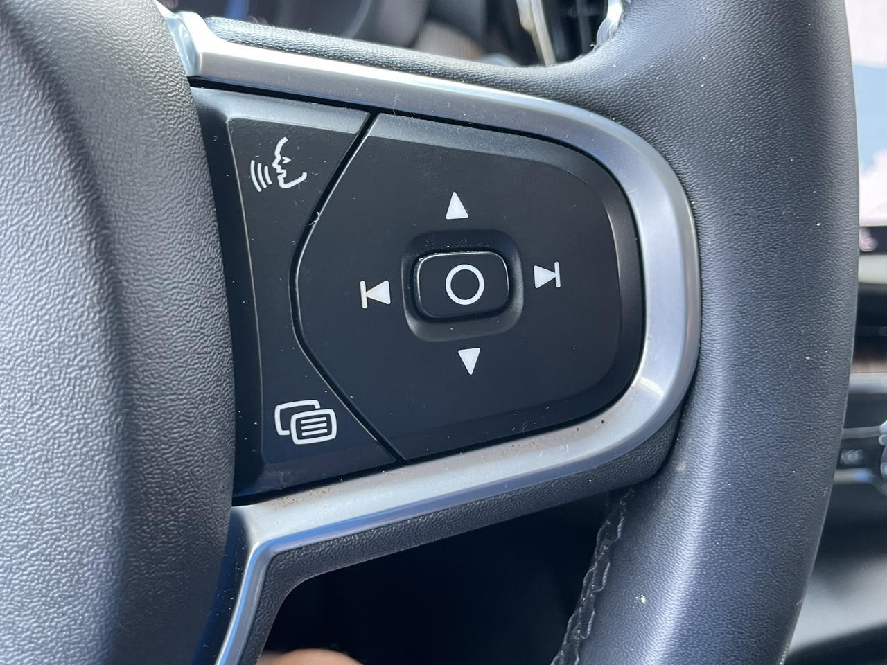2022 Volvo XC60 B5 Momentum Alexandria VA
