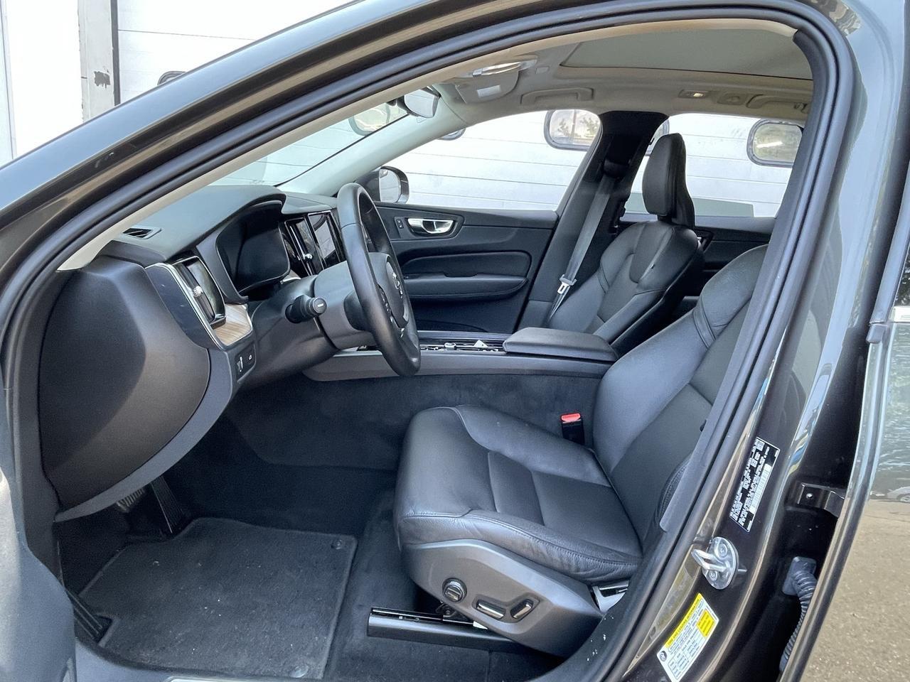 2022 Volvo XC60 B5 Momentum Alexandria VA
