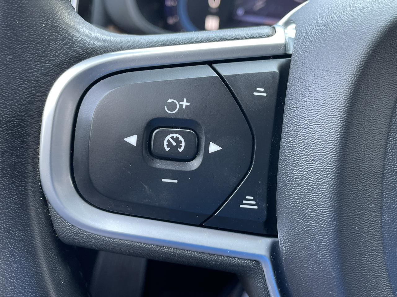 2022 Volvo XC60 B5 Momentum Alexandria VA