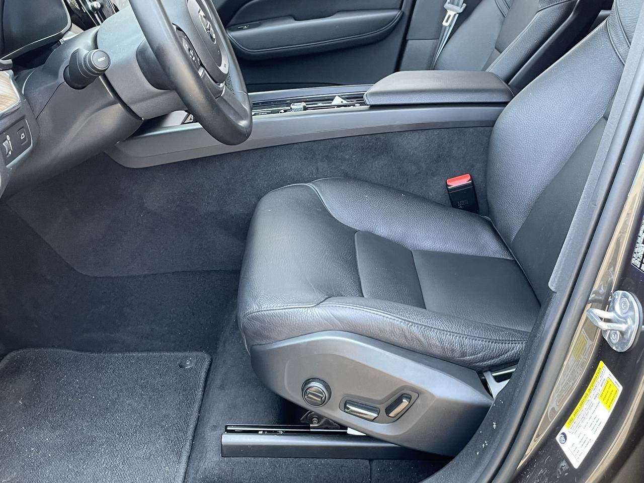 2022 Volvo XC60 B5 Momentum Alexandria VA