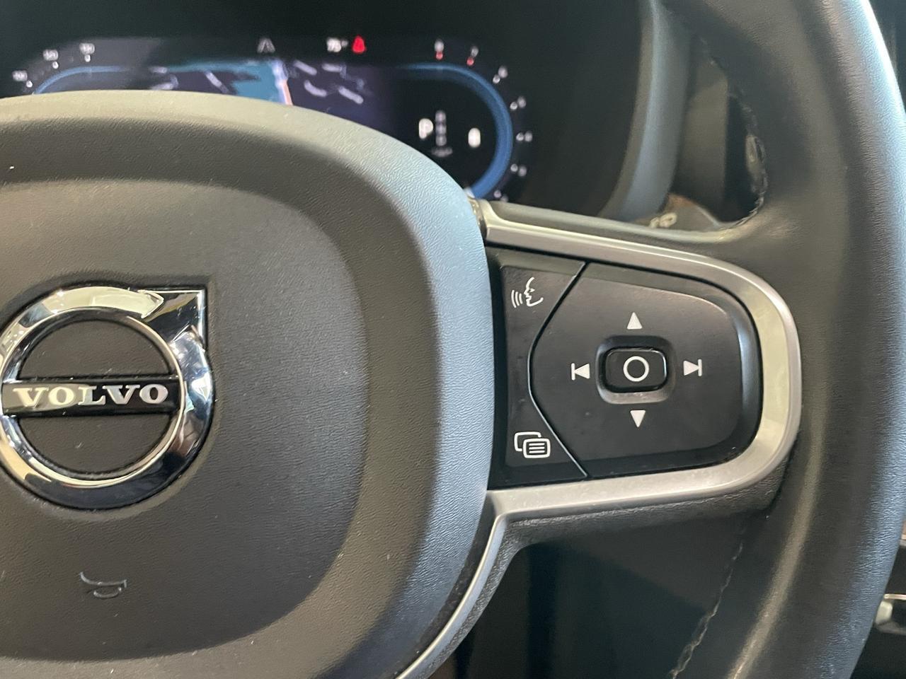 2022 Volvo XC60 B5 Momentum Annapolis MD