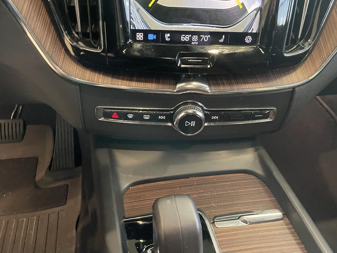 2022 Volvo XC60 B5 Momentum Annapolis MD