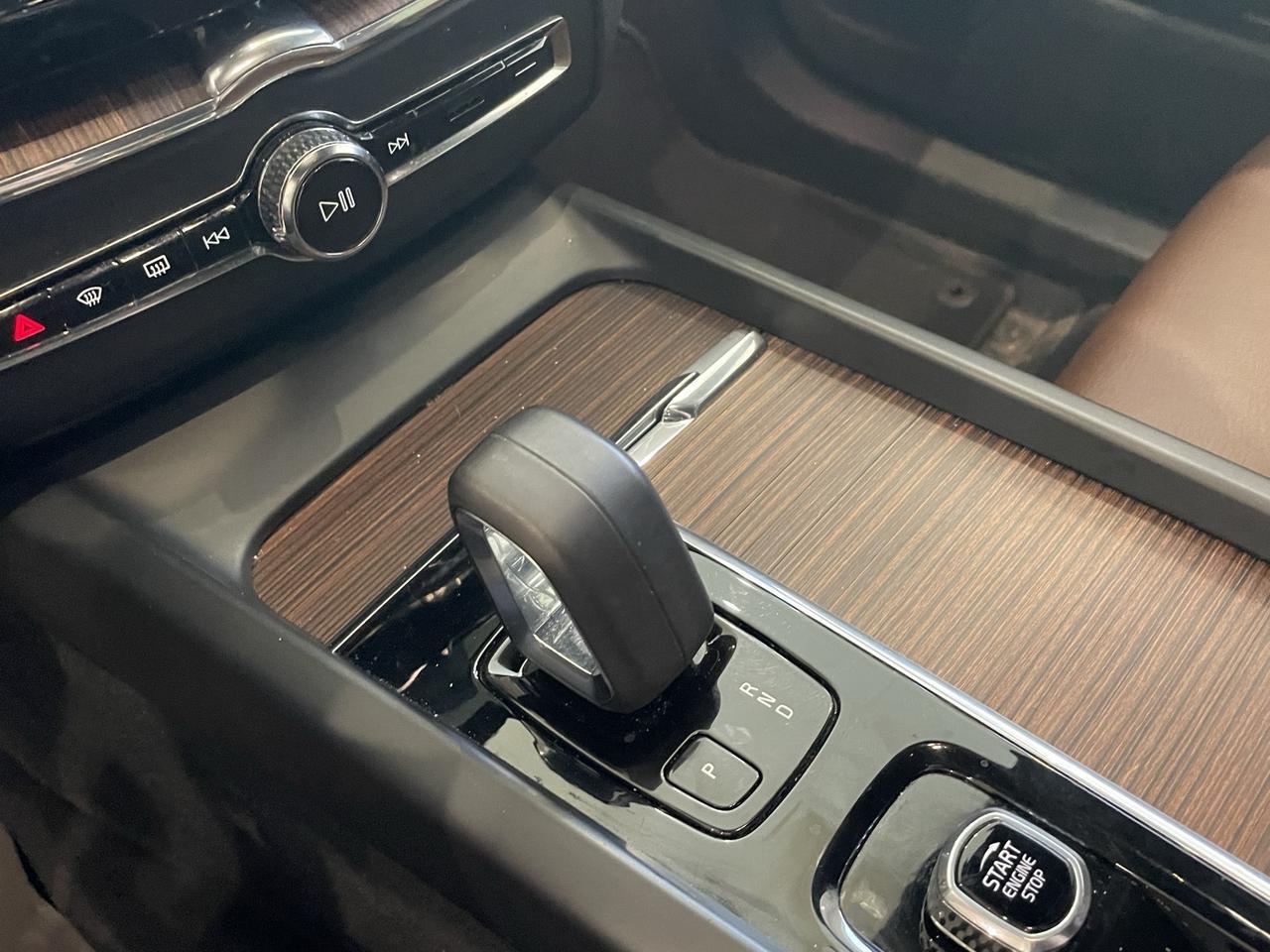 2022 Volvo XC60 B5 Momentum Annapolis MD
