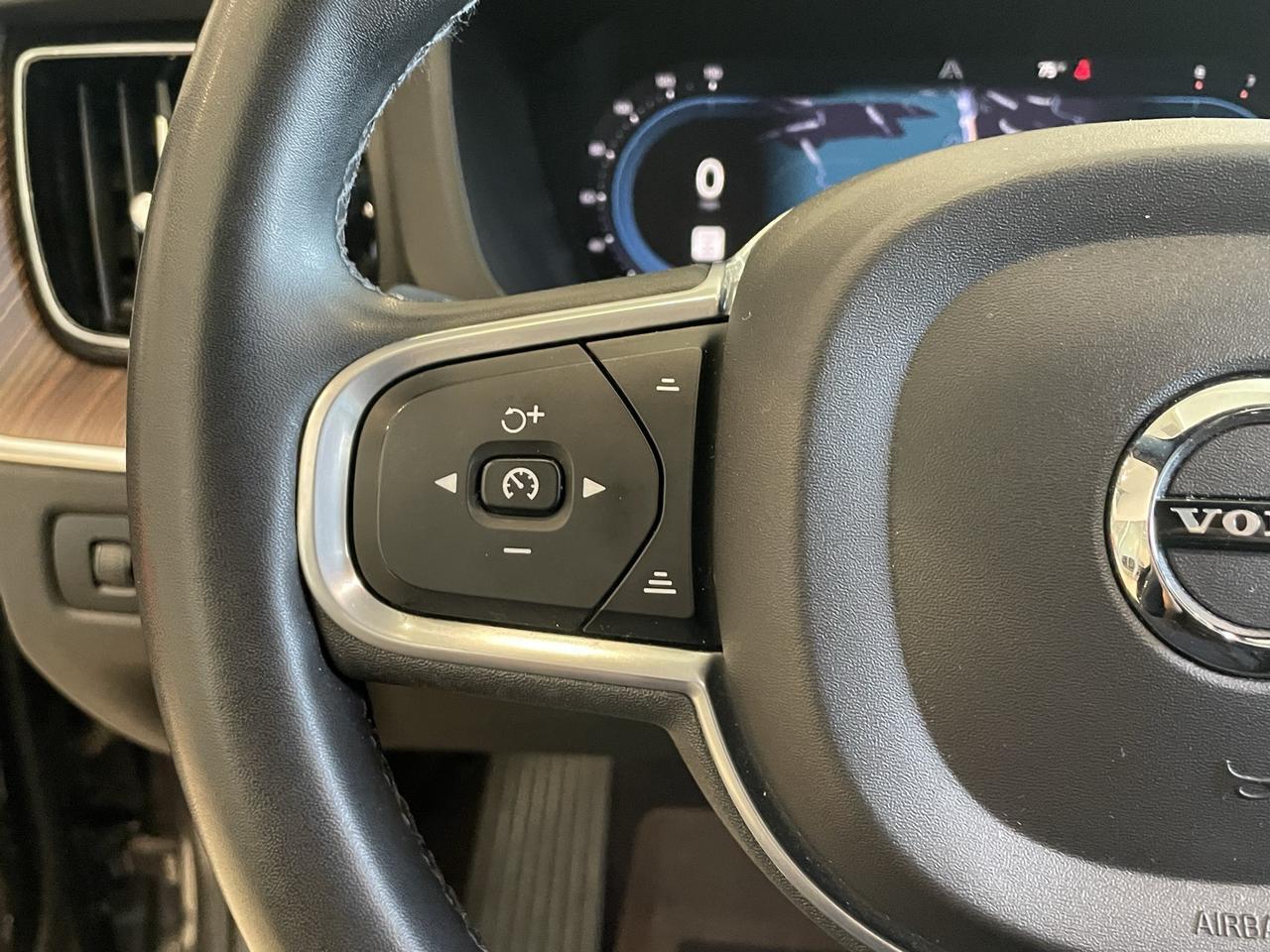 2022 Volvo XC60 B5 Momentum Annapolis MD