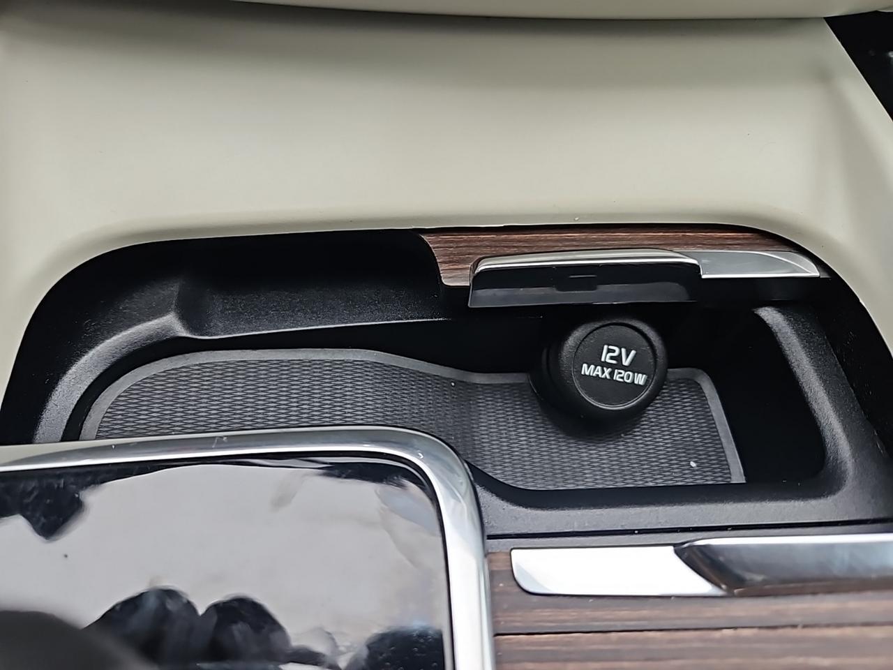 2022 Volvo XC60 B5 Momentum Waldorf MD