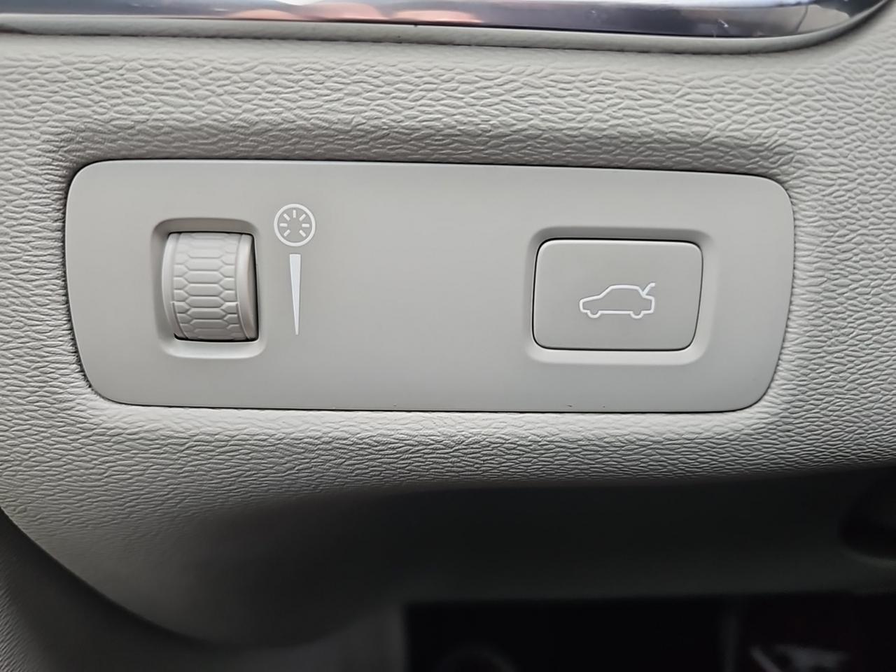 2022 Volvo XC60 B5 Momentum Waldorf MD