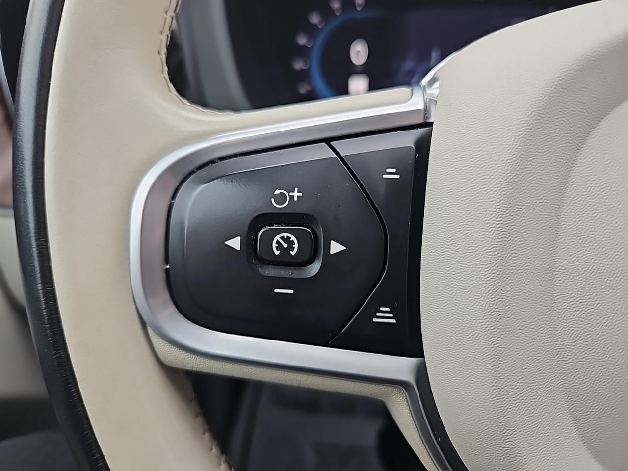 2022 Volvo XC60 B5 Momentum Waldorf MD