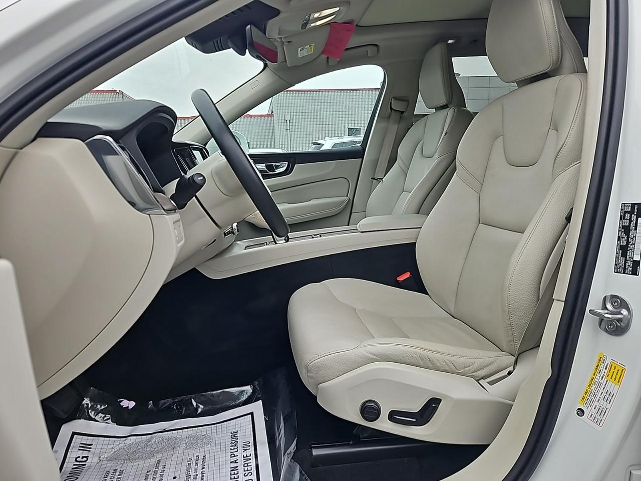 2022 Volvo XC60 B5 Momentum Waldorf MD