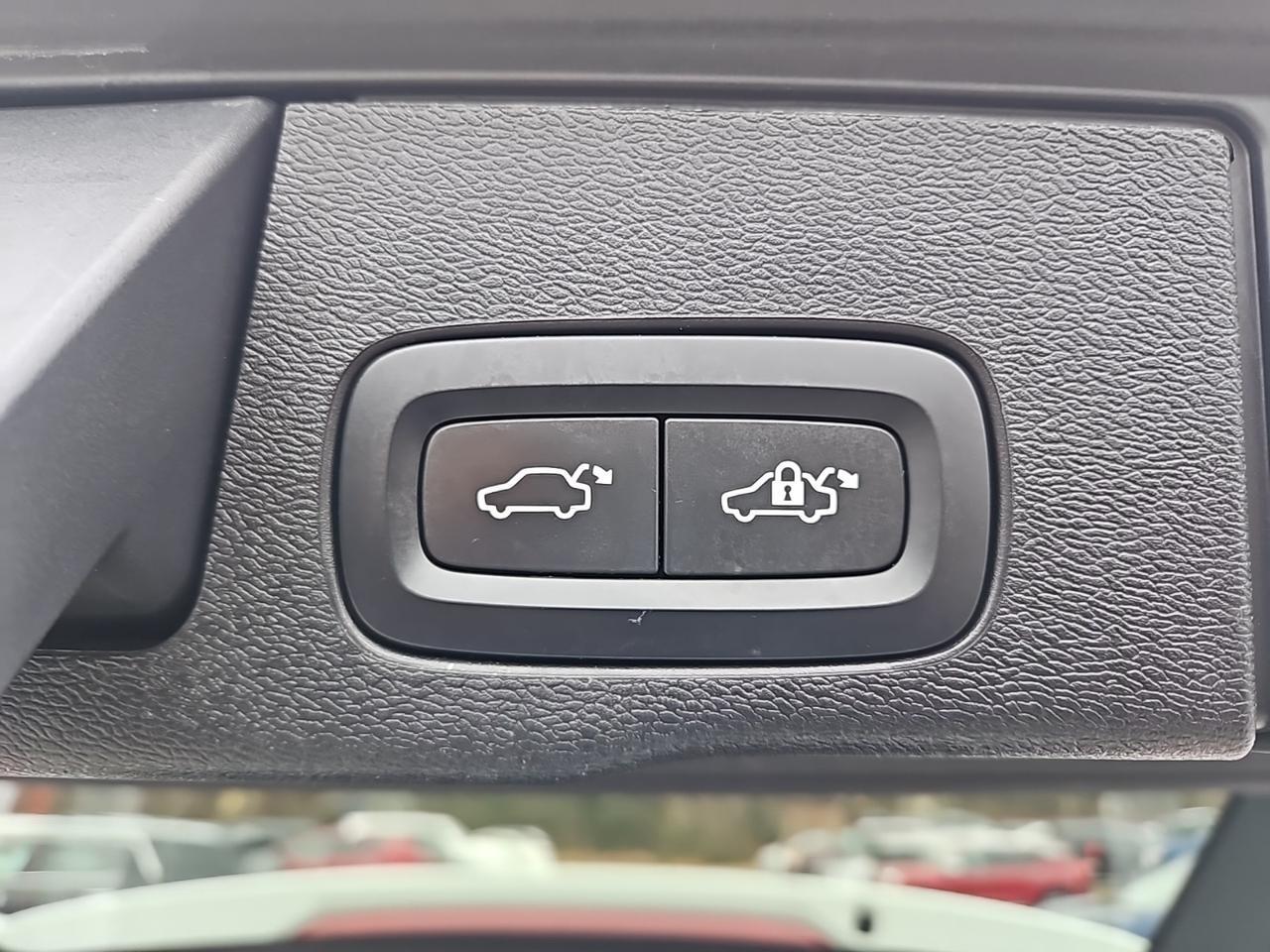 2022 Volvo XC60 B5 Momentum Waldorf MD