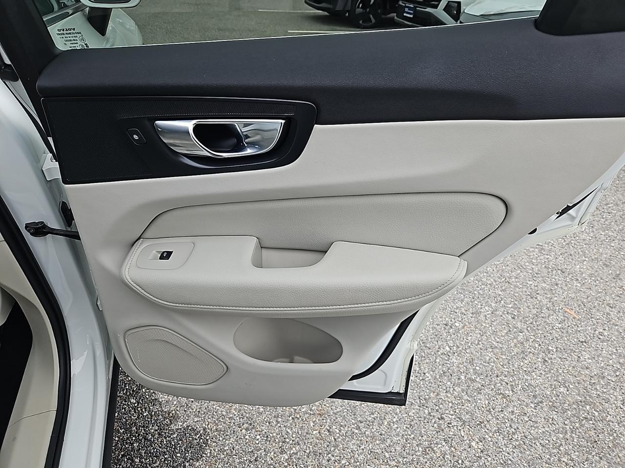 2022 Volvo XC60 B5 Momentum Waldorf MD