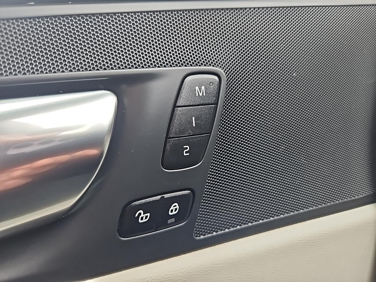 2022 Volvo XC60 B5 Momentum Waldorf MD