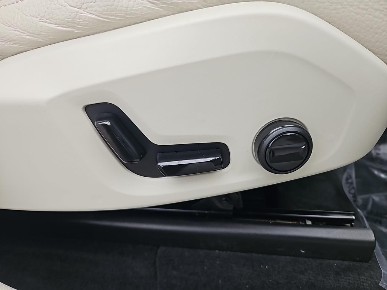 2022 Volvo XC60 B5 Momentum Waldorf MD