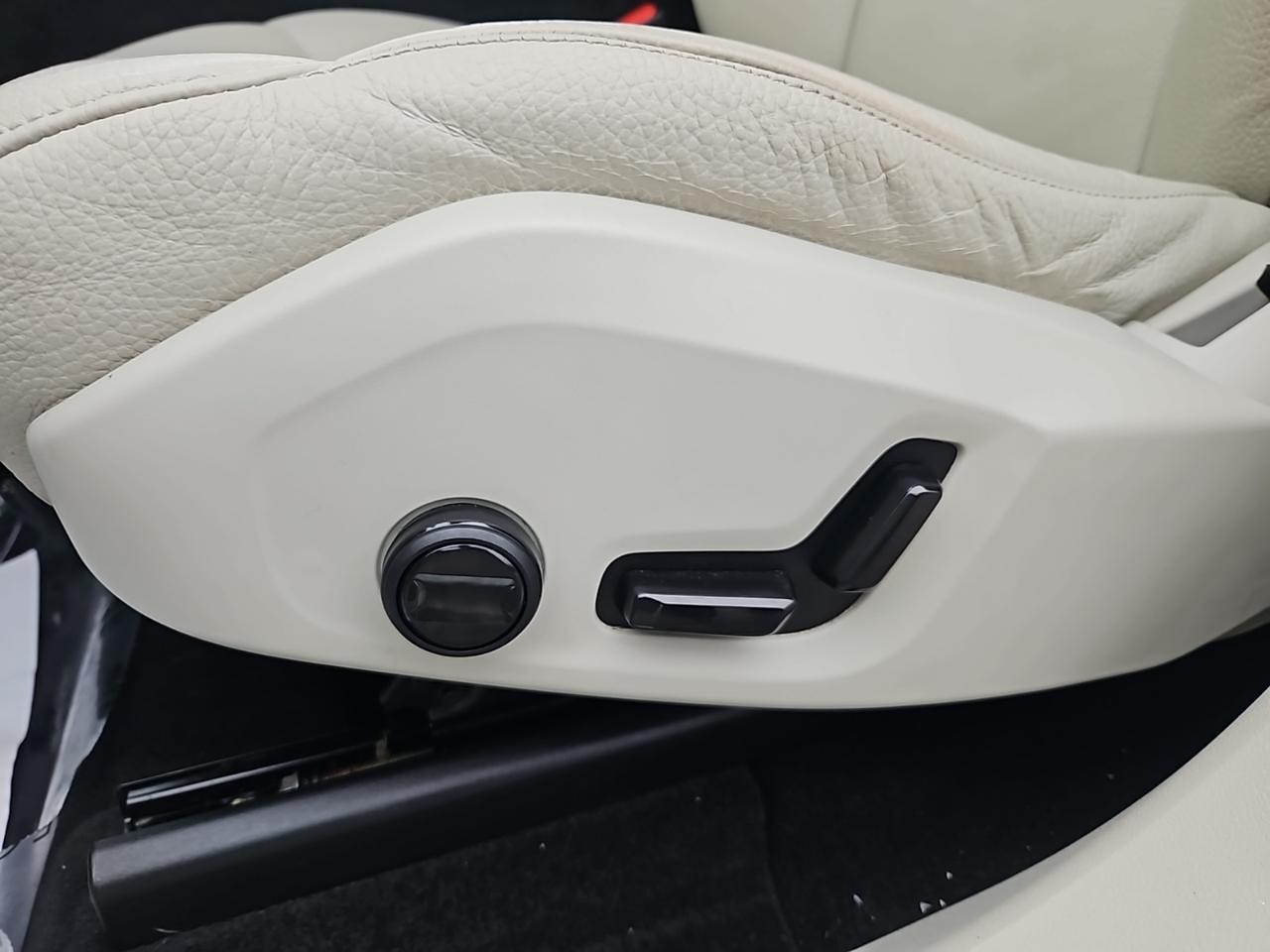 2022 Volvo XC60 B5 Momentum Waldorf MD