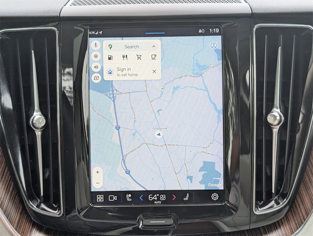 2022 Volvo XC60 B5 Momentum