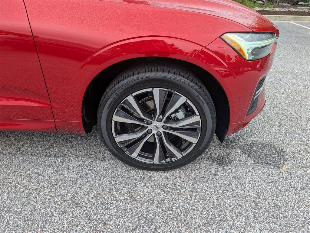2022 Volvo XC60 B5 Momentum