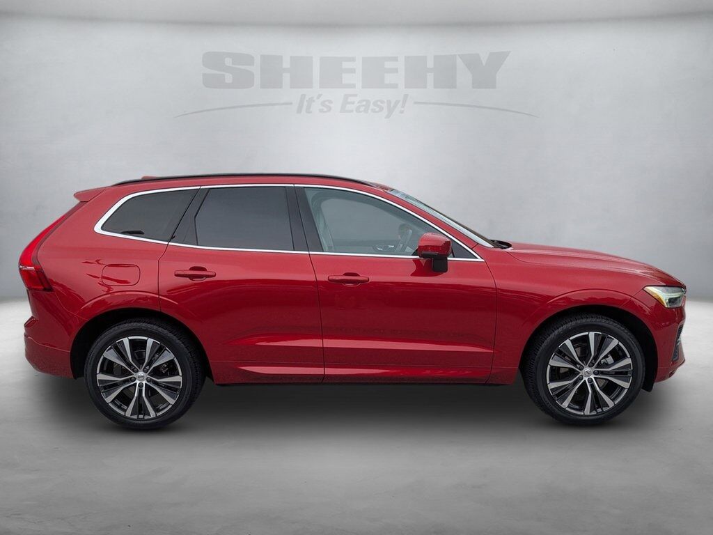 2022 Volvo XC60 B5 Momentum