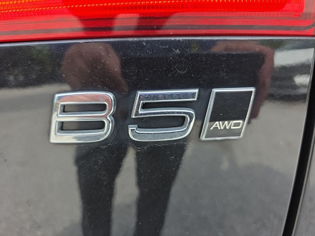 2022 Volvo XC60 B5 Momentum Hunt Valley MD