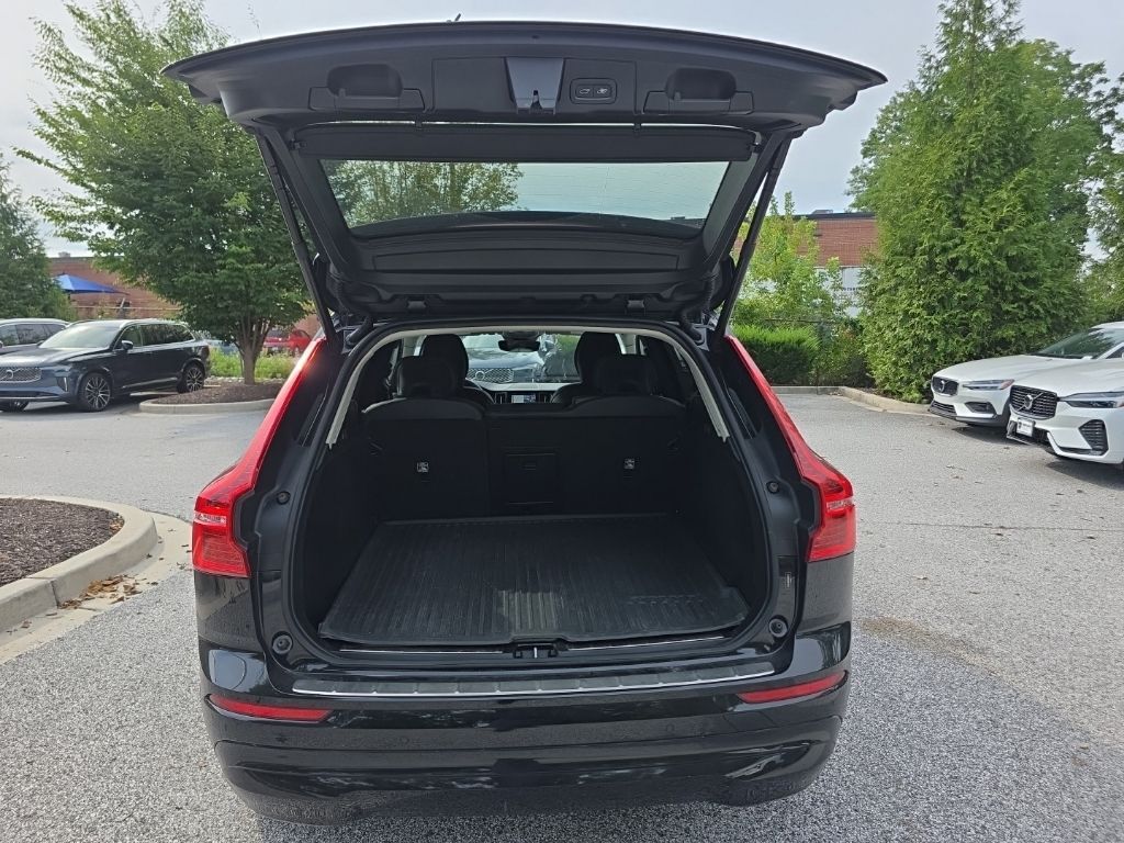 2022 Volvo XC60 B5 Momentum Hunt Valley MD