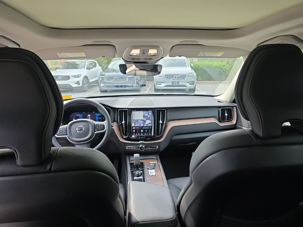 2022 Volvo XC60 B5 Momentum Hunt Valley MD