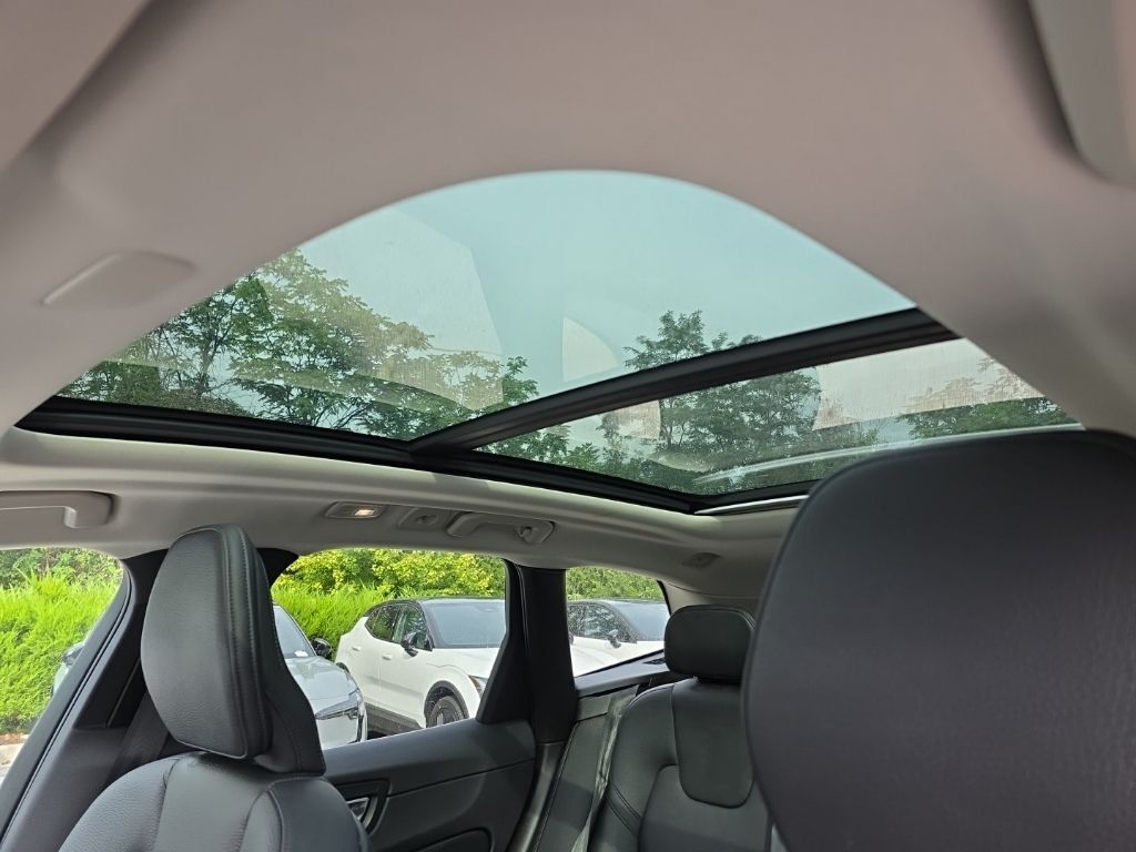 2022 Volvo XC60 B5 Momentum Hunt Valley MD