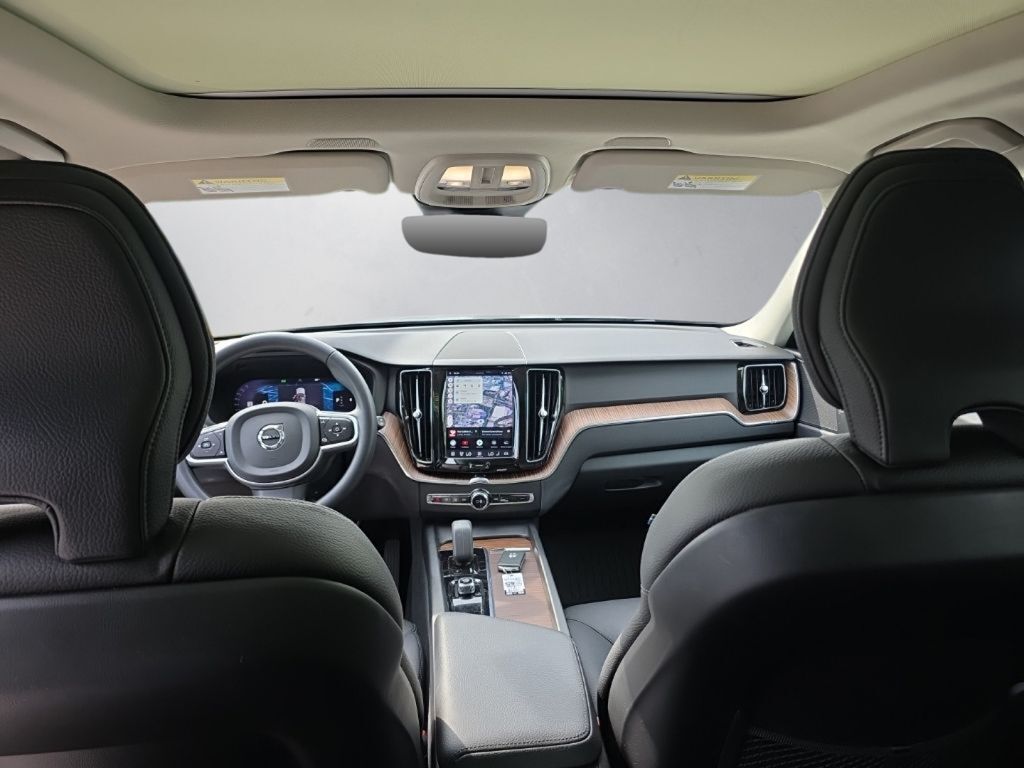 2022 Volvo XC60 B5 Momentum Hunt Valley MD