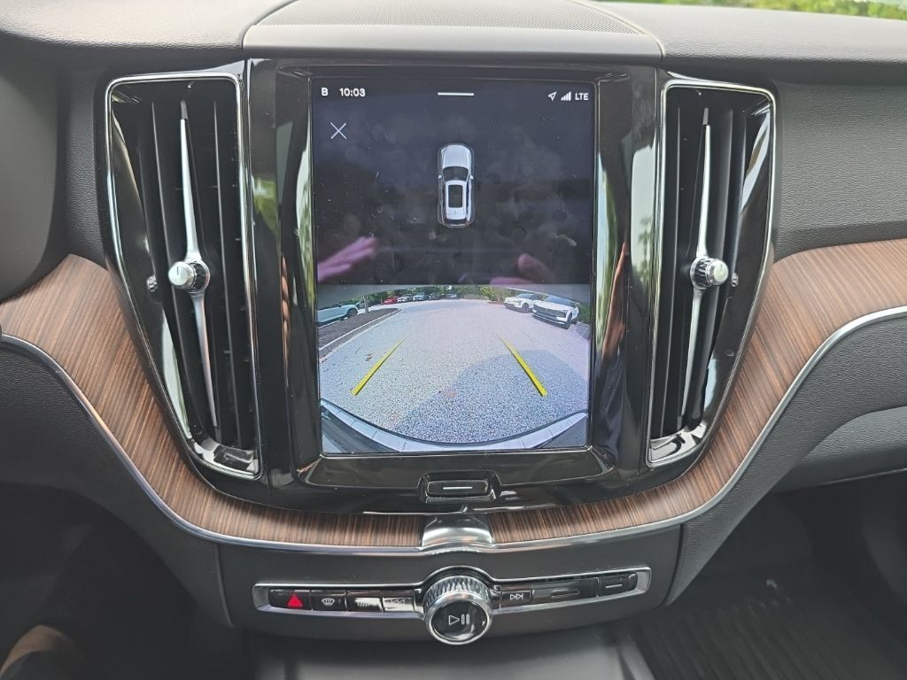 2022 Volvo XC60 B5 Momentum Hunt Valley MD