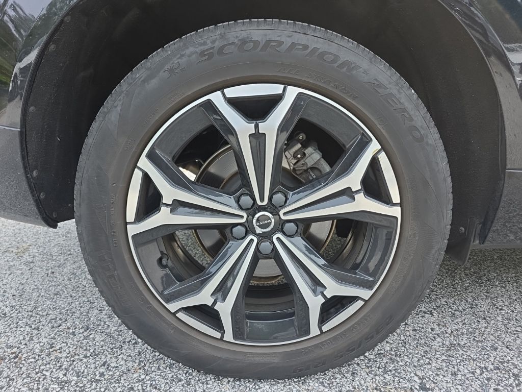 2022 Volvo XC60 B5 Momentum Hunt Valley MD