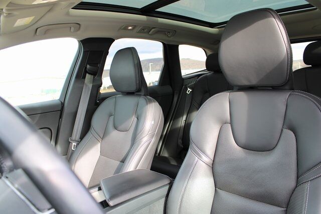 2022 Volvo XC60 B6 Inscription Klamath Falls OR