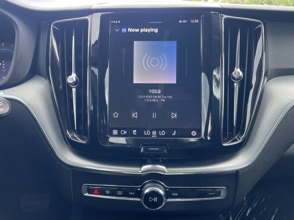 2022 Volvo XC60 MOMENTUM~1 OWNER~BLIND SPOT MONITOR~CROSS TRAFFIC ALERT~LANE KEEPING AID~NAVIGATION~ONLINE FINANCE AND SHIPPING AVAILABLE!!!! Sarasota FL