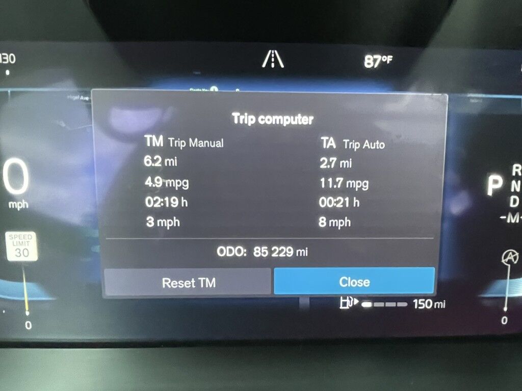 2022 Volvo XC60 MOMENTUM~1 OWNER~BLIND SPOT MONITOR~CROSS TRAFFIC ALERT~LANE KEEPING AID~NAVIGATION~ONLINE FINANCE AND SHIPPING AVAILABLE!!!! Sarasota FL