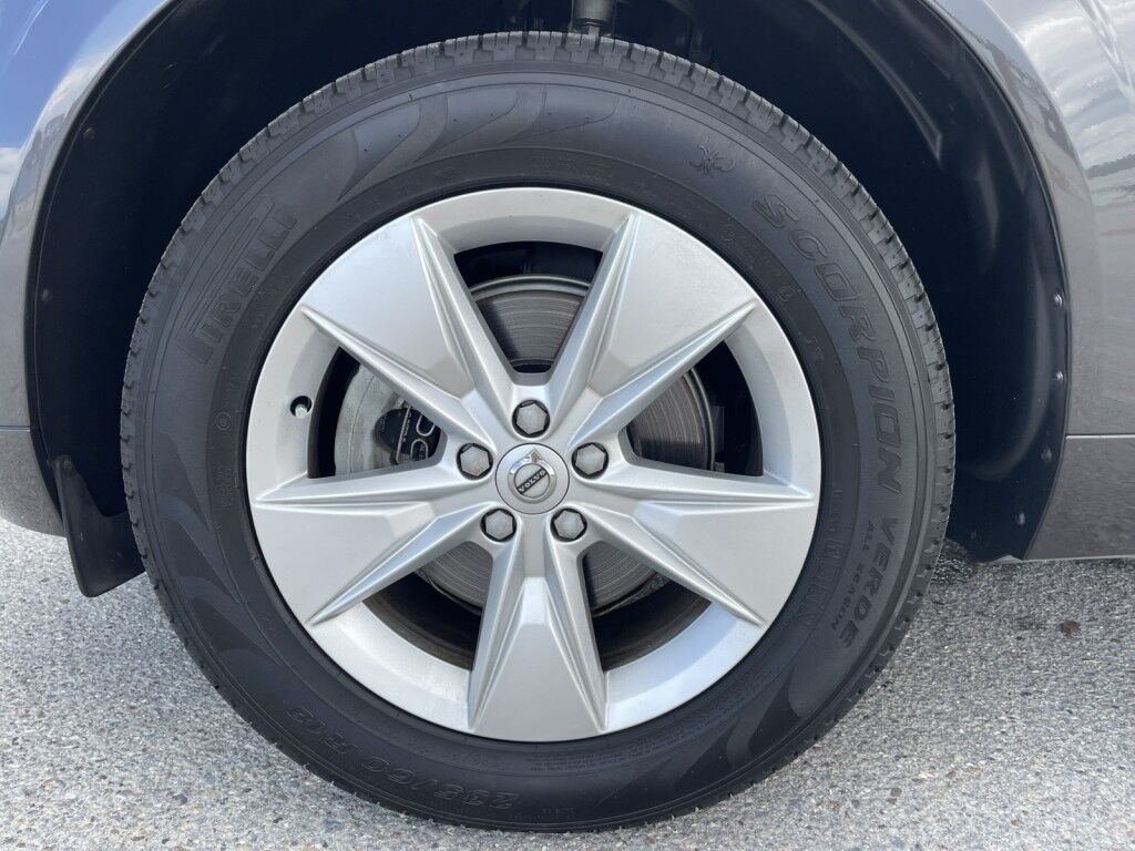 2022 Volvo XC60 MOMENTUM~1 OWNER~BLIND SPOT MONITOR~CROSS TRAFFIC ALERT~LANE KEEPING AID~NAVIGATION~ONLINE FINANCE AND SHIPPING AVAILABLE!!!! Sarasota FL