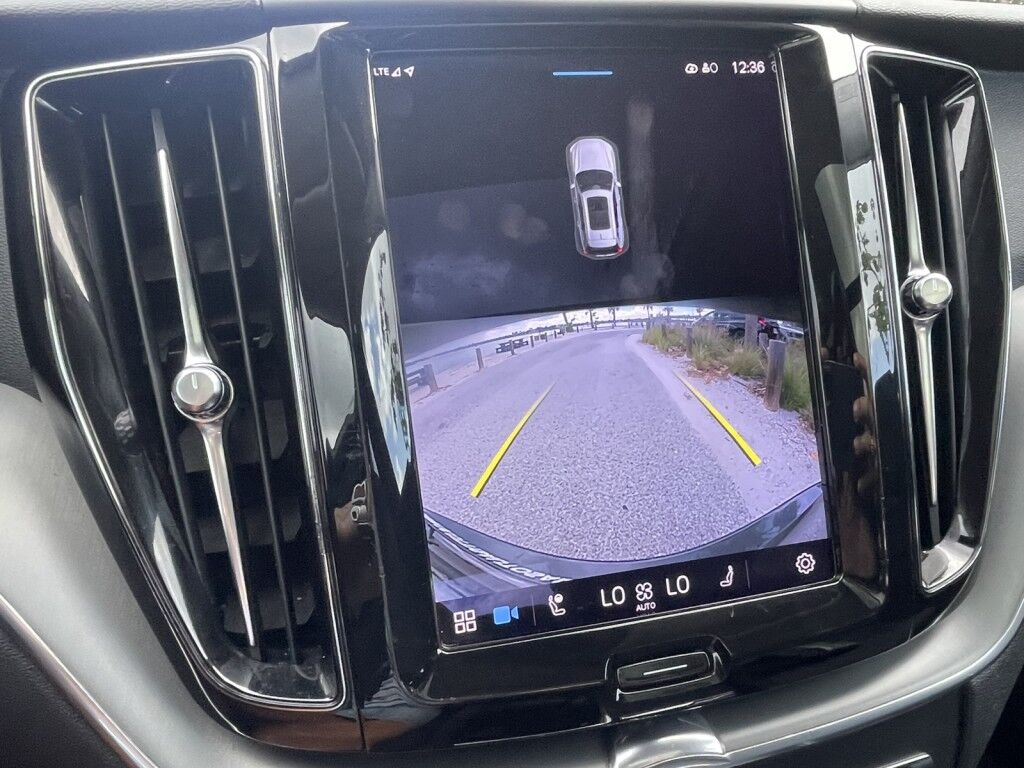 2022 Volvo XC60 MOMENTUM~1 OWNER~BLIND SPOT MONITOR~CROSS TRAFFIC ALERT~LANE KEEPING AID~NAVIGATION~ONLINE FINANCE AND SHIPPING AVAILABLE!!!! Sarasota FL