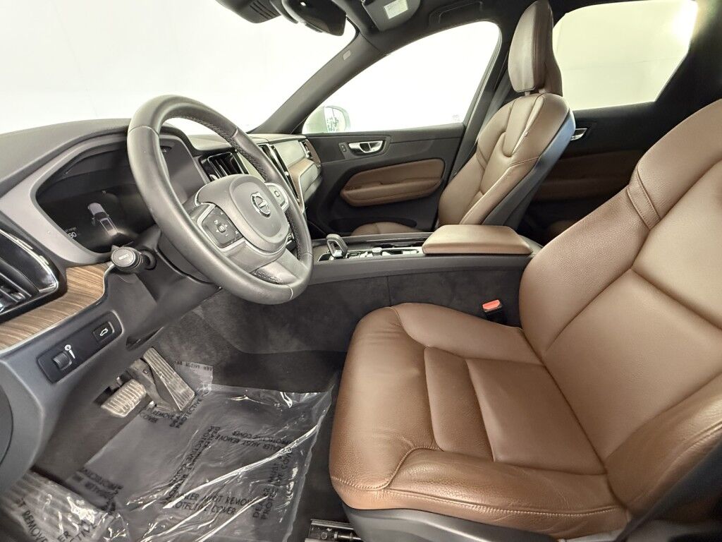 2022 Volvo XC60 Momentum AWD Maumee OH