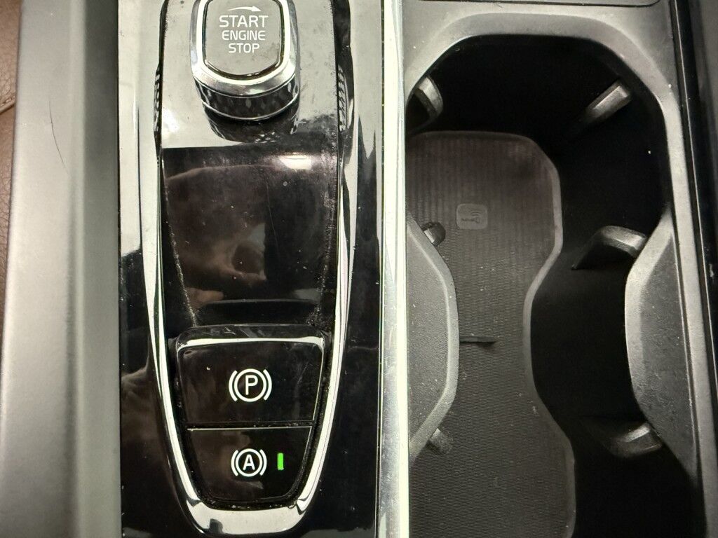 2022 Volvo XC60 Momentum AWD Maumee OH