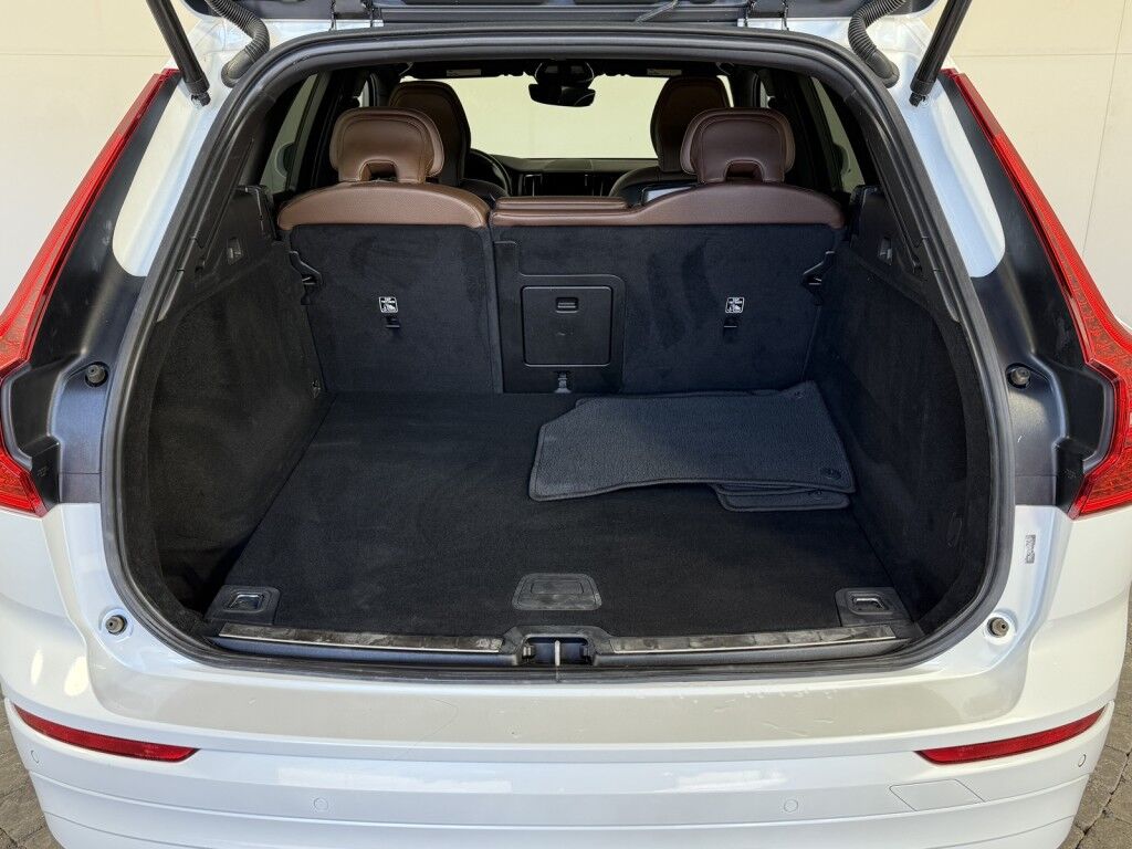 2022 Volvo XC60 Momentum AWD Maumee OH