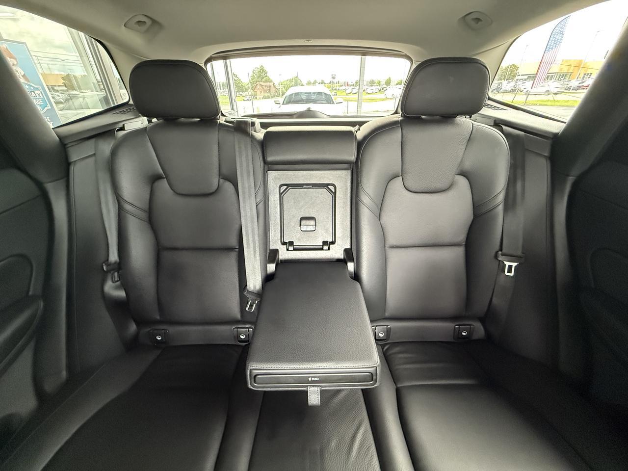 2022 Volvo XC60 Momentum Knoxville TN