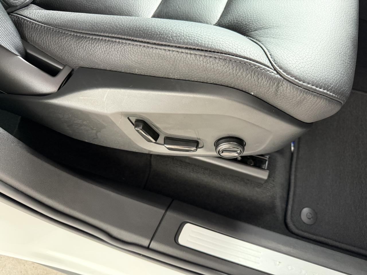 2022 Volvo XC60 Momentum Knoxville TN
